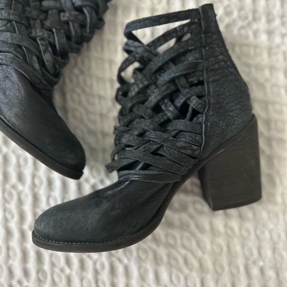Free People black carrera ankle boots size 38 / 7.5 - Picture 3 of 13